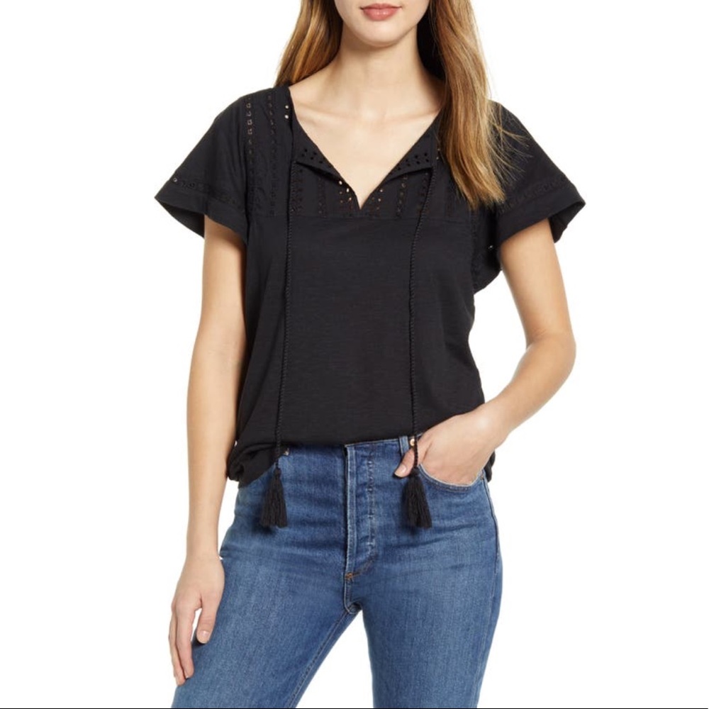 Black Short Sleeve V-Neck Top Size Small By Caslon (NWT)